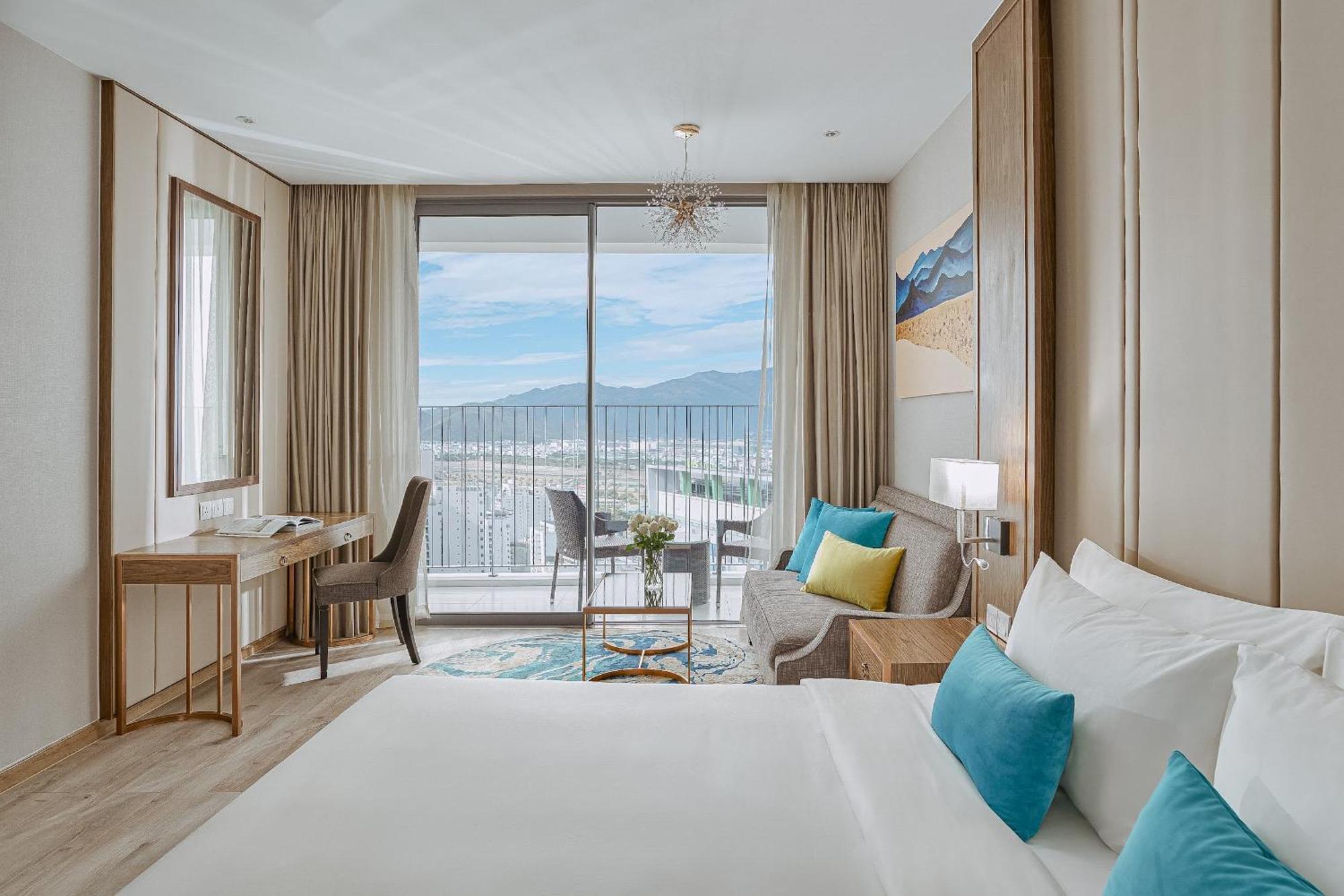 Coastal Panorama Oceanfront Suites Nha Trang Exterior foto