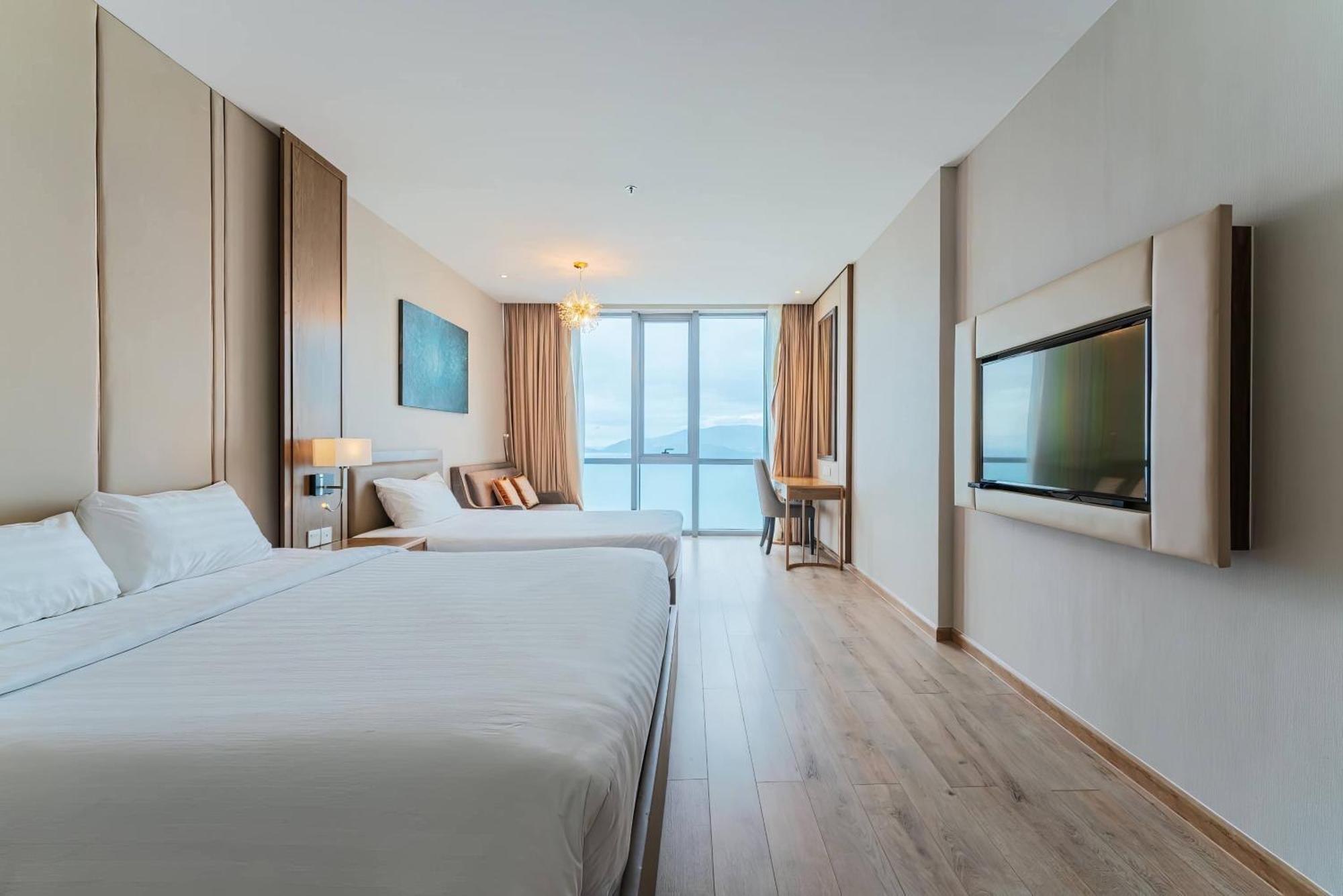 Coastal Panorama Oceanfront Suites Nha Trang Exterior foto
