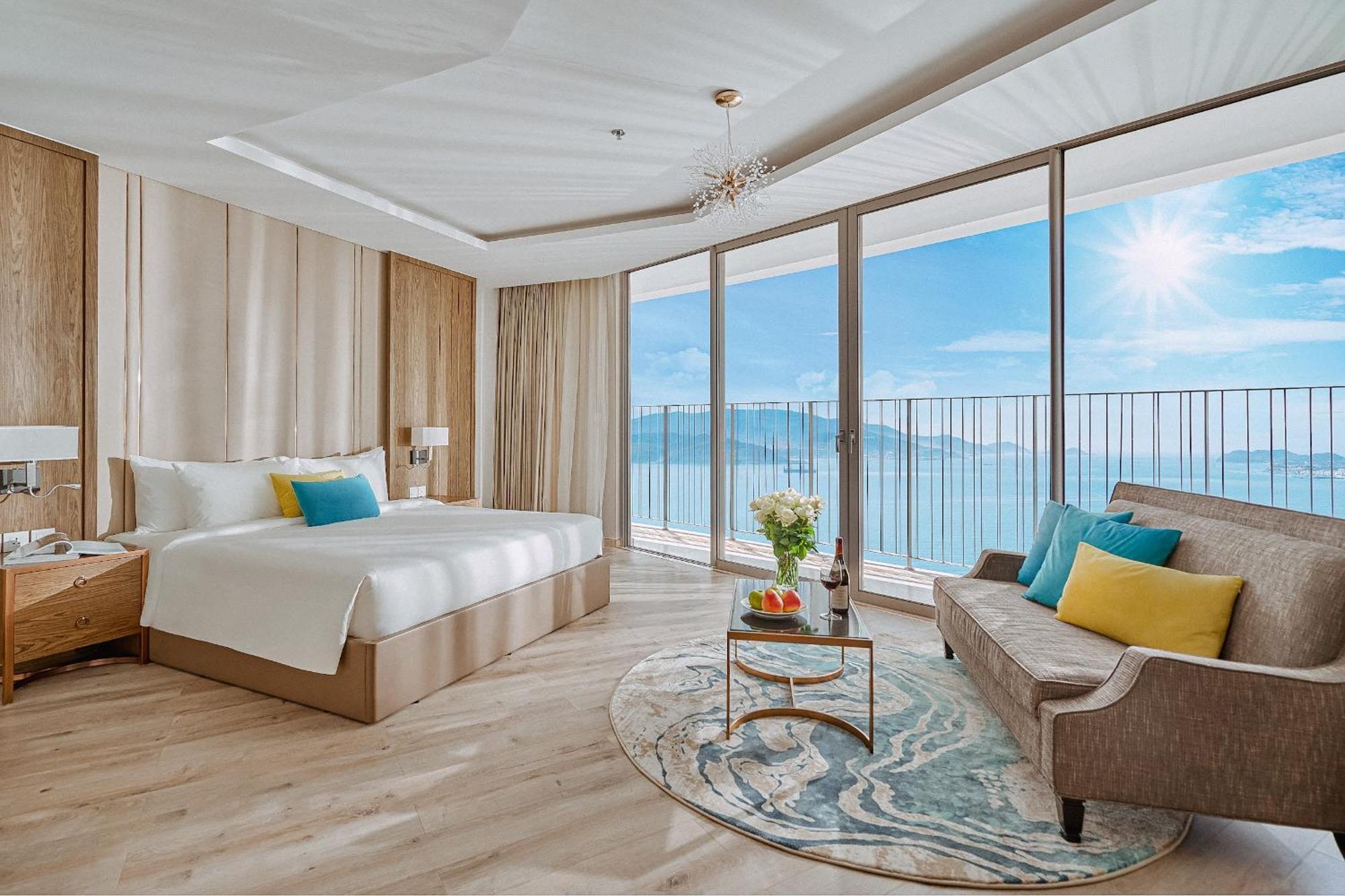 Coastal Panorama Oceanfront Suites Nha Trang Exterior foto